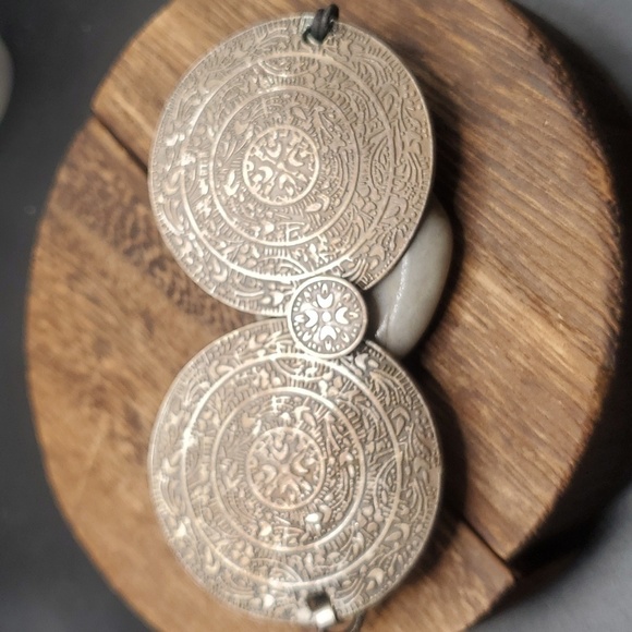 B2828‎ empress dowager medallion bracelet sterling silver - Picture 1 of 3